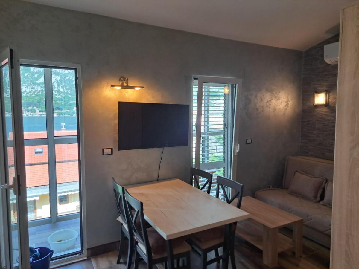 Apartments With Sea View In Prcanj Котор Екстериор снимка