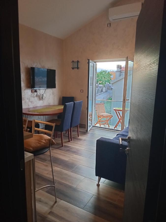 Apartments With Sea View In Prcanj Котор Екстериор снимка