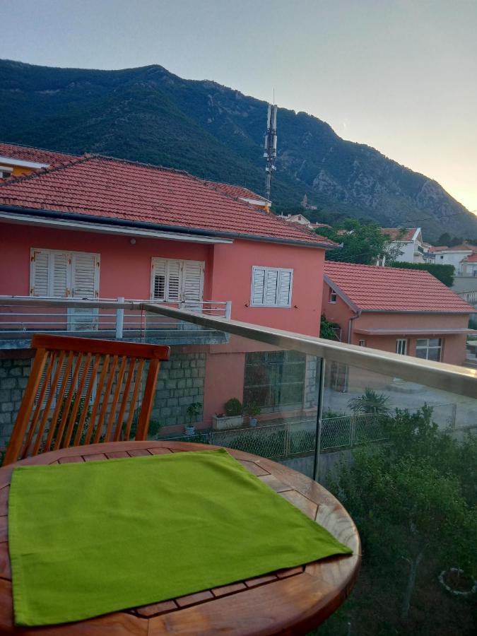 Apartments With Sea View In Prcanj Котор Екстериор снимка