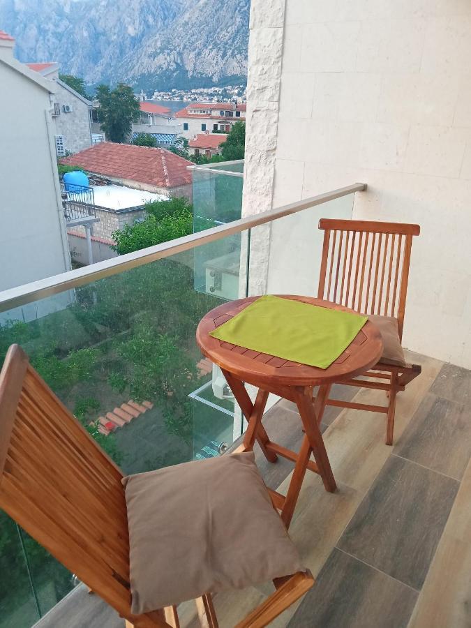 Apartments With Sea View In Prcanj Котор Екстериор снимка